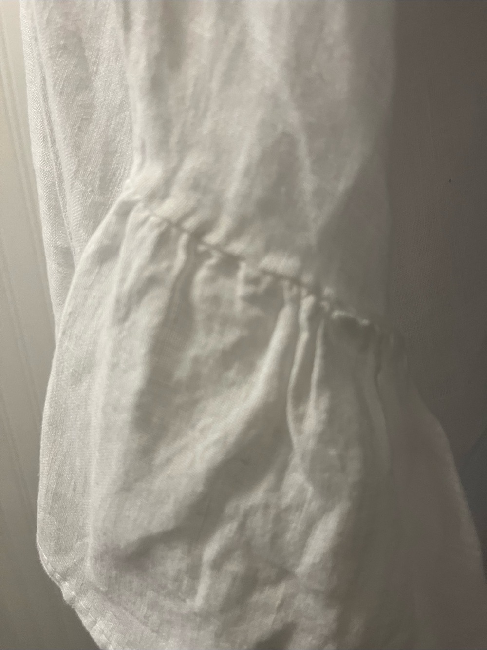 Women’s White Scoop Neck Linen Bell-Sleeve Blouse - Picture 6 of 8